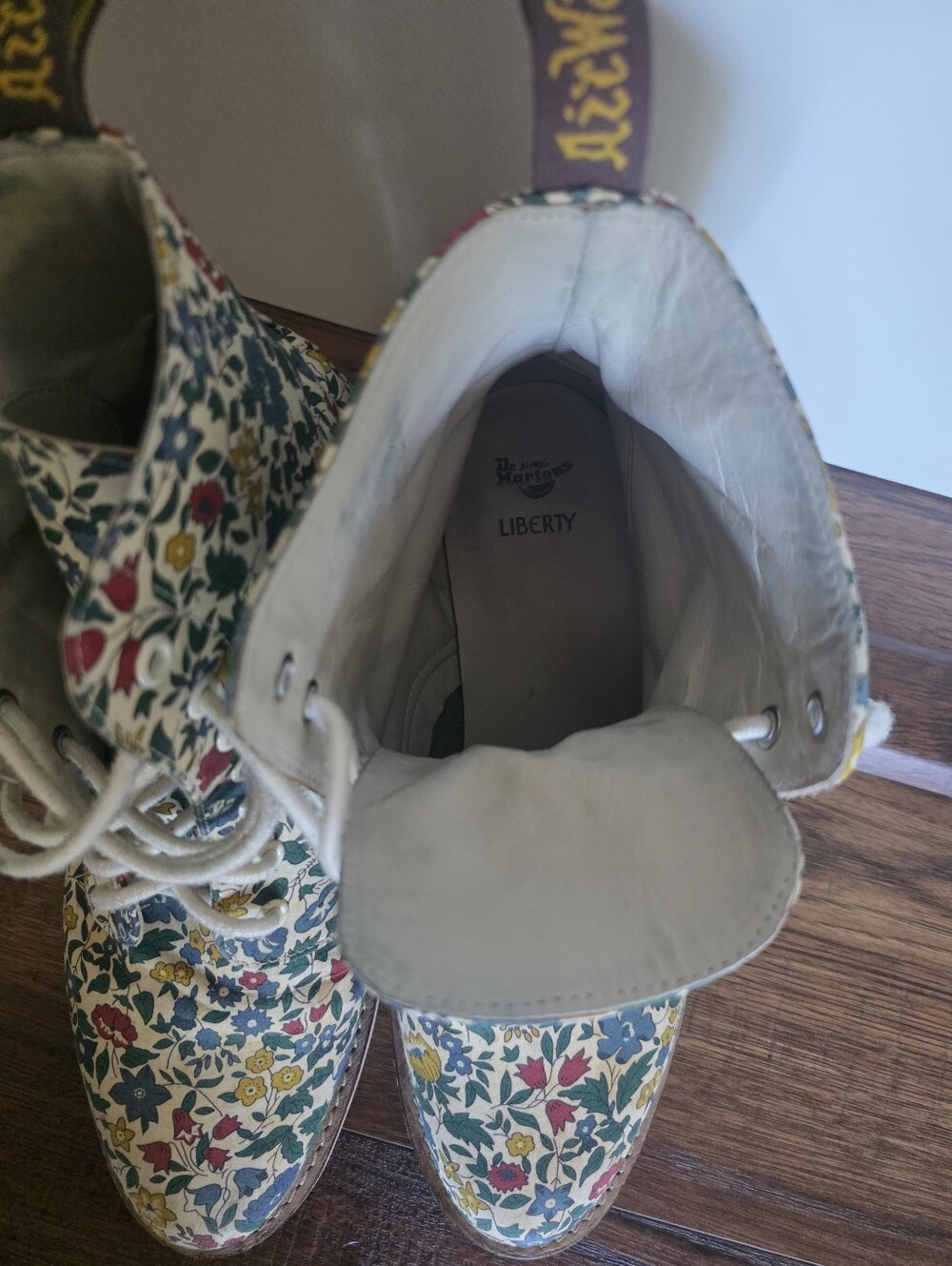 Dr. Martens Liberty Of London - Picture 4 of 6